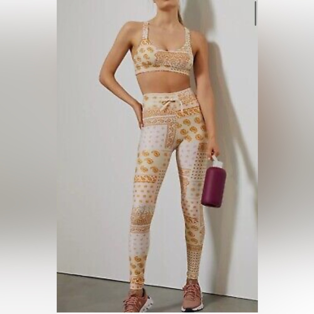 The Upside X Anthropologie Carmen Bandana Yoga Leggings Gold Paisley NWOT🍑🍑🍑 - Picture 4 of 12